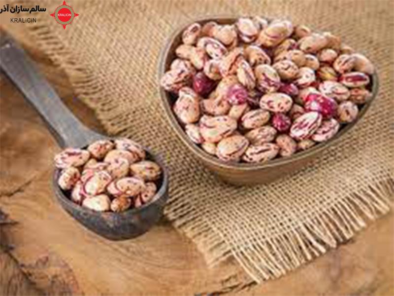 لوبیا چیتی یک نوع لوبیا است که دانه‌های آن به رنگ سفید یا کرم می‌باشد. این نوع لوبیا در بسیاری از کشورها، از جمله ایران، مصرف گسترده‌ای دارد و در تهیه انواع غذاها و غذاهای پخته و کنسرو شده استفاده می‌شود. لوبیا چیتی دارای خواص و مزایای غذایی متعددی است.  در زیر تعدادی از خواص و فواید لوبیا چیتی را بررسی می‌کنیم: